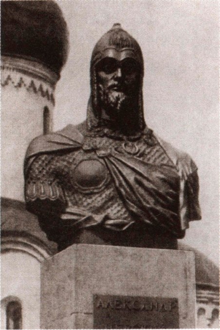 Памятник князю Александру Невскому в Переславле-Залесском