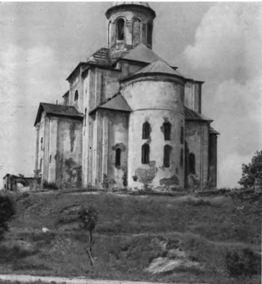 Рис. 31. Церковь Архангела Михаила в Смоленске