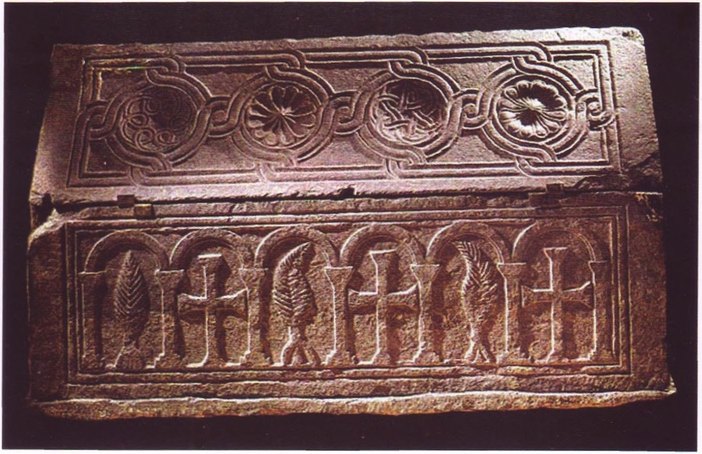 Саркофаг из Десятинной церкви (X в.). Предполагается, что в нем находились мощи Великой Княгини Ольги