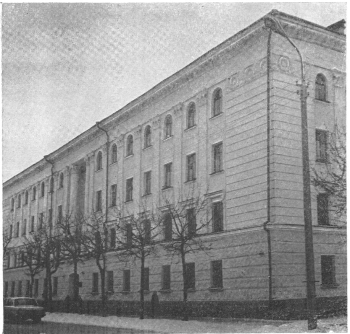 Общежитие Политехнического института на Ленинградской улице