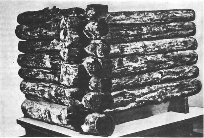 Сосновый сруб, найденный при раскопках на территории Московского Кремля в 1961 году
