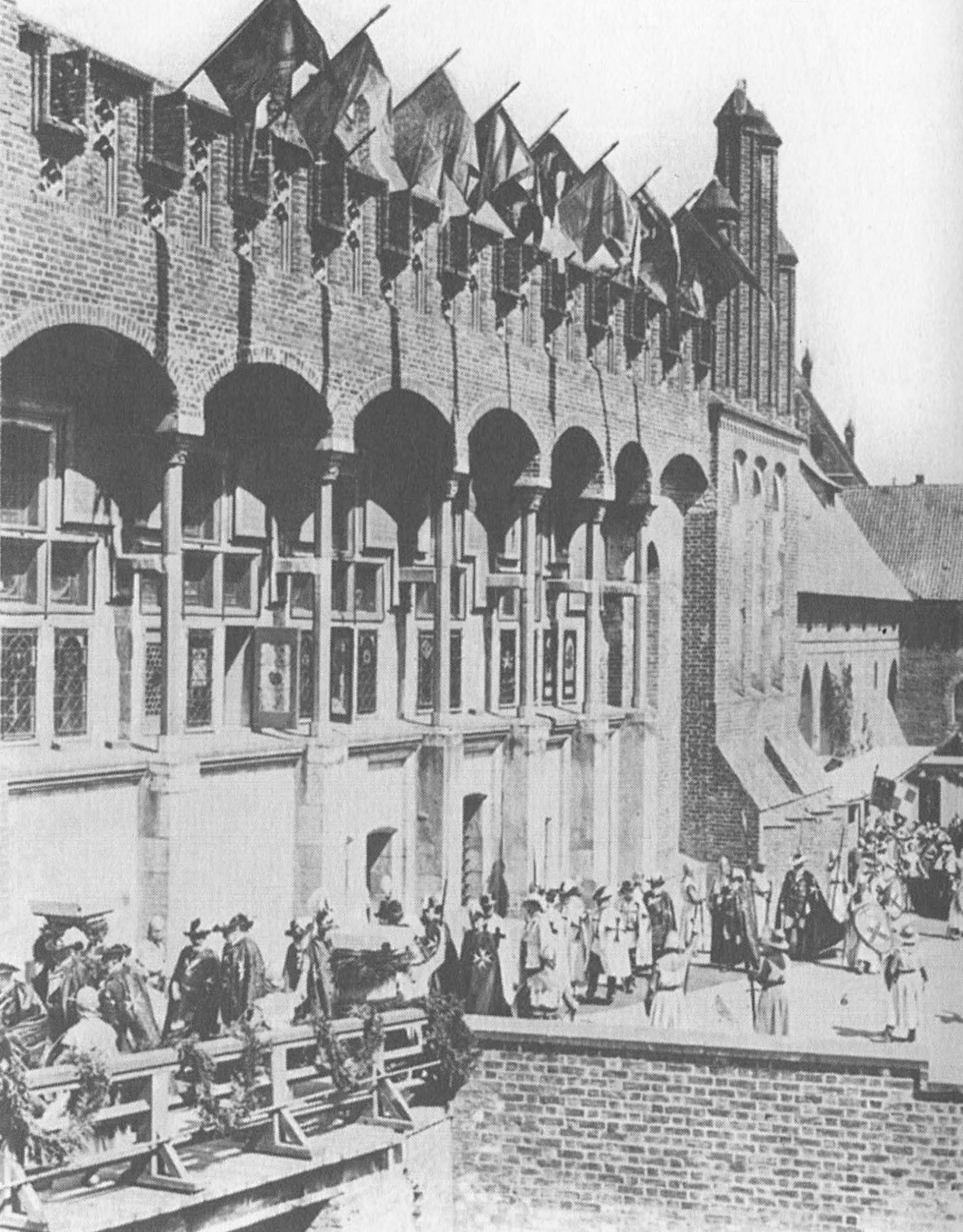 Ил. 36. Торжественное шествие в Мариенбурге в 1902 г.