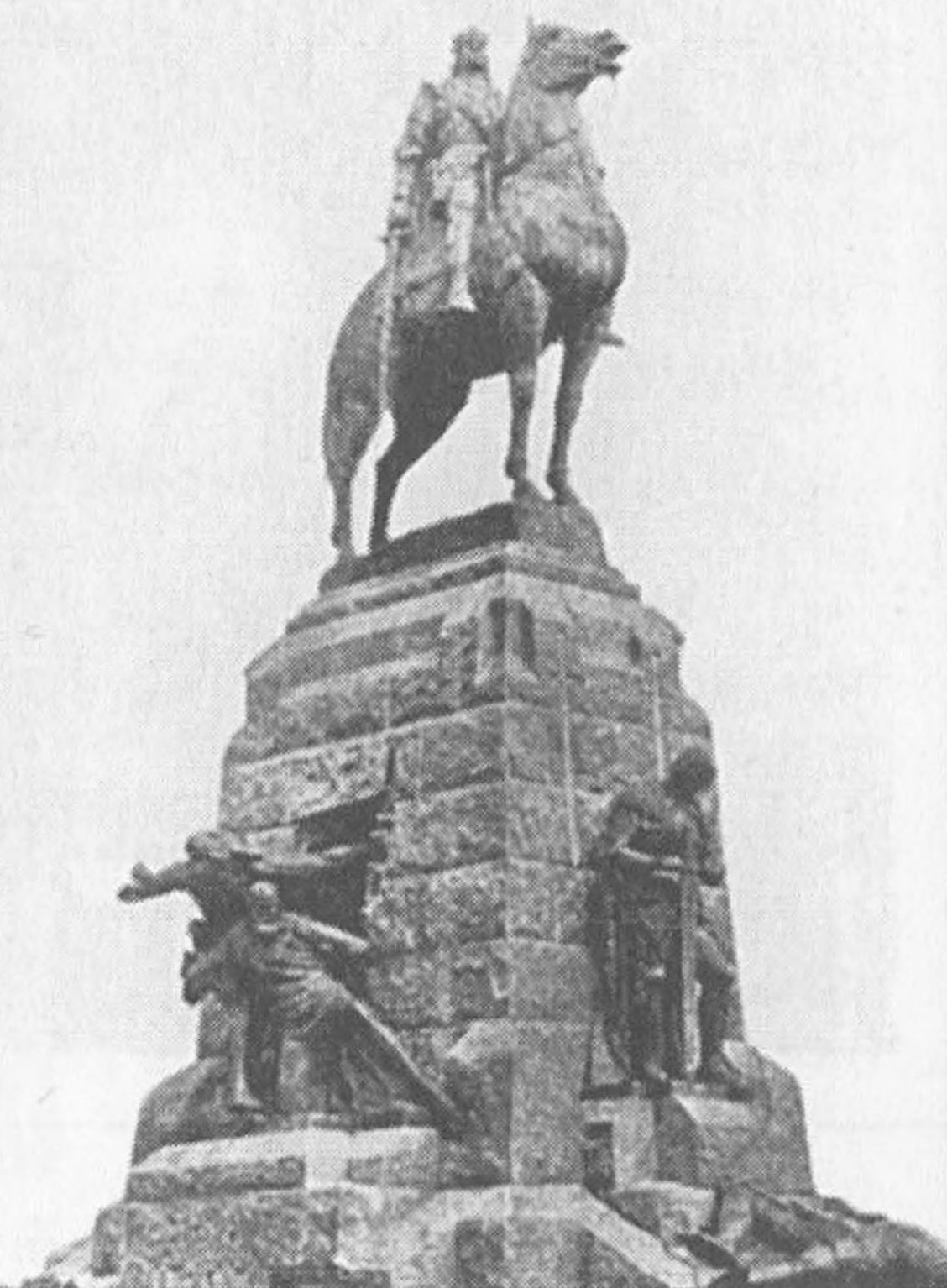 Ил. 41. Антоний Вивульский. Памятник королю Владиславу II Ягелло в Кракове (1910)