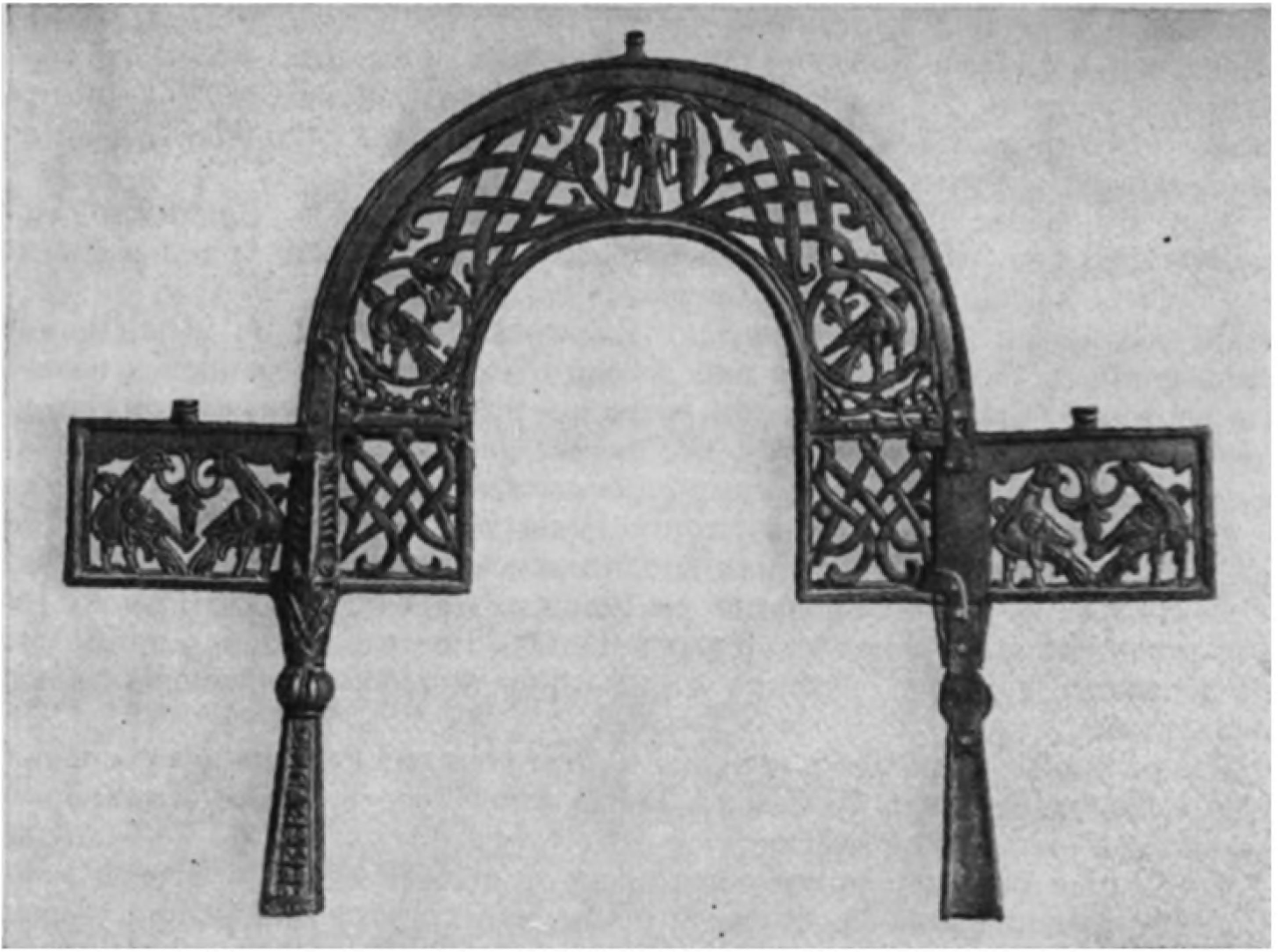 Бронзовая арка середини XII в. работы мастера Константина (Вщиж)